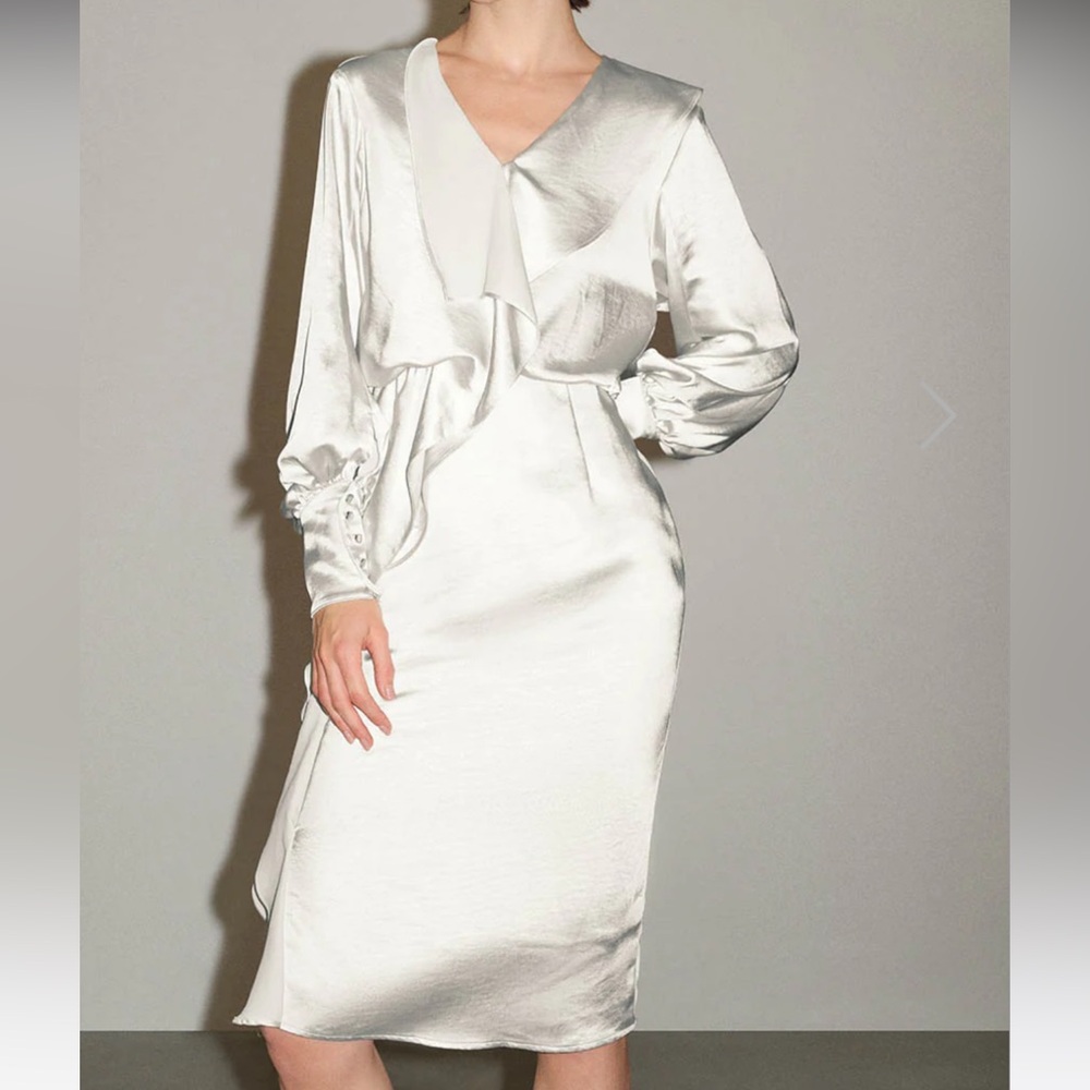 URBAN REVIVO Ruffle V-Neck Straight Dress